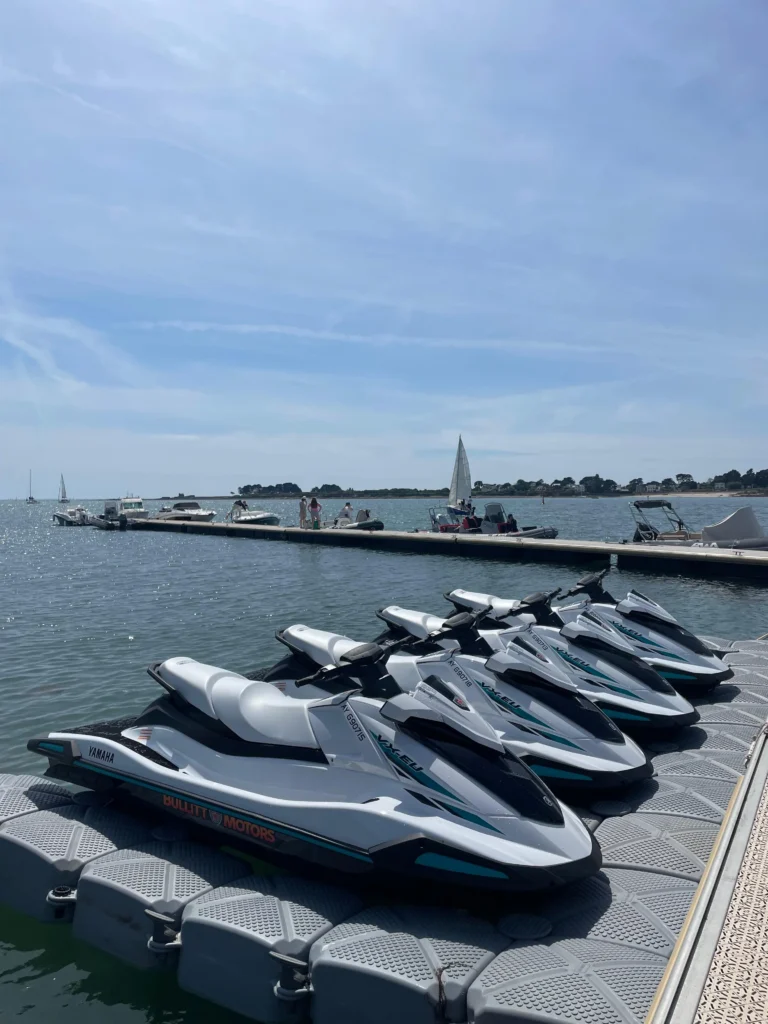 4 jet skis Yamaha Ty'Jet dans la baie de Quiberon